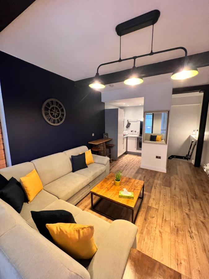 Stunning Liverpool City Center Apartment Exterior photo